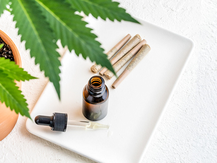 Can you get withdrawals from marijuana? Marijuana withdrawal symptoms can begin as early as a few hours after the last use and typically peak within the first week before gradually subsiding over the next several weeks.
