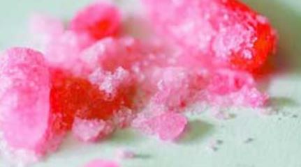 Is meth pink? Manufacturing meth using red pseudoephedrine tablets can give the powder a pink color. Is meth pink? Manufacturing meth using red pseudoephedrine tablets can give the powder a pink color. Pink methamphetamine is  also known as cherry meth or strawberry meth.