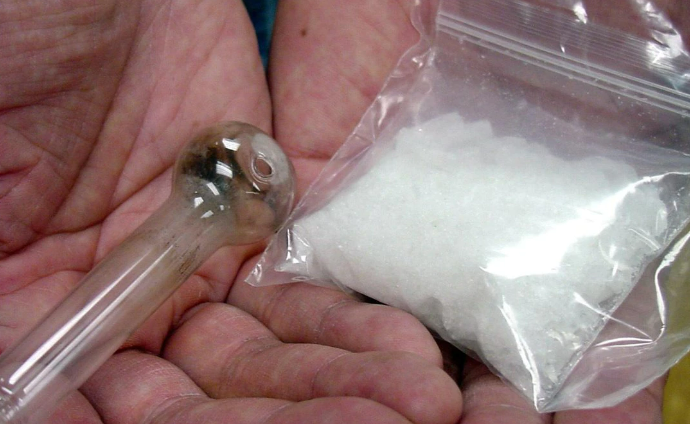P2P methamphetamine use has both physical and mental side effects in the short term.